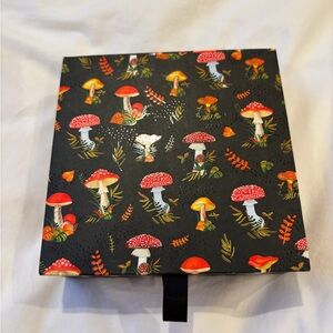 Black and Red Mushroom Desk Notes